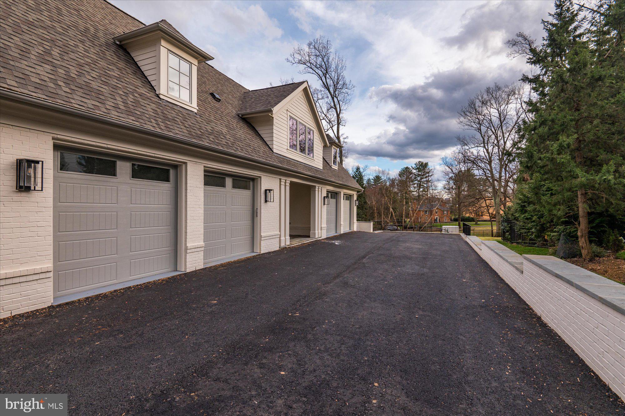 WOODHAVEN - Residential