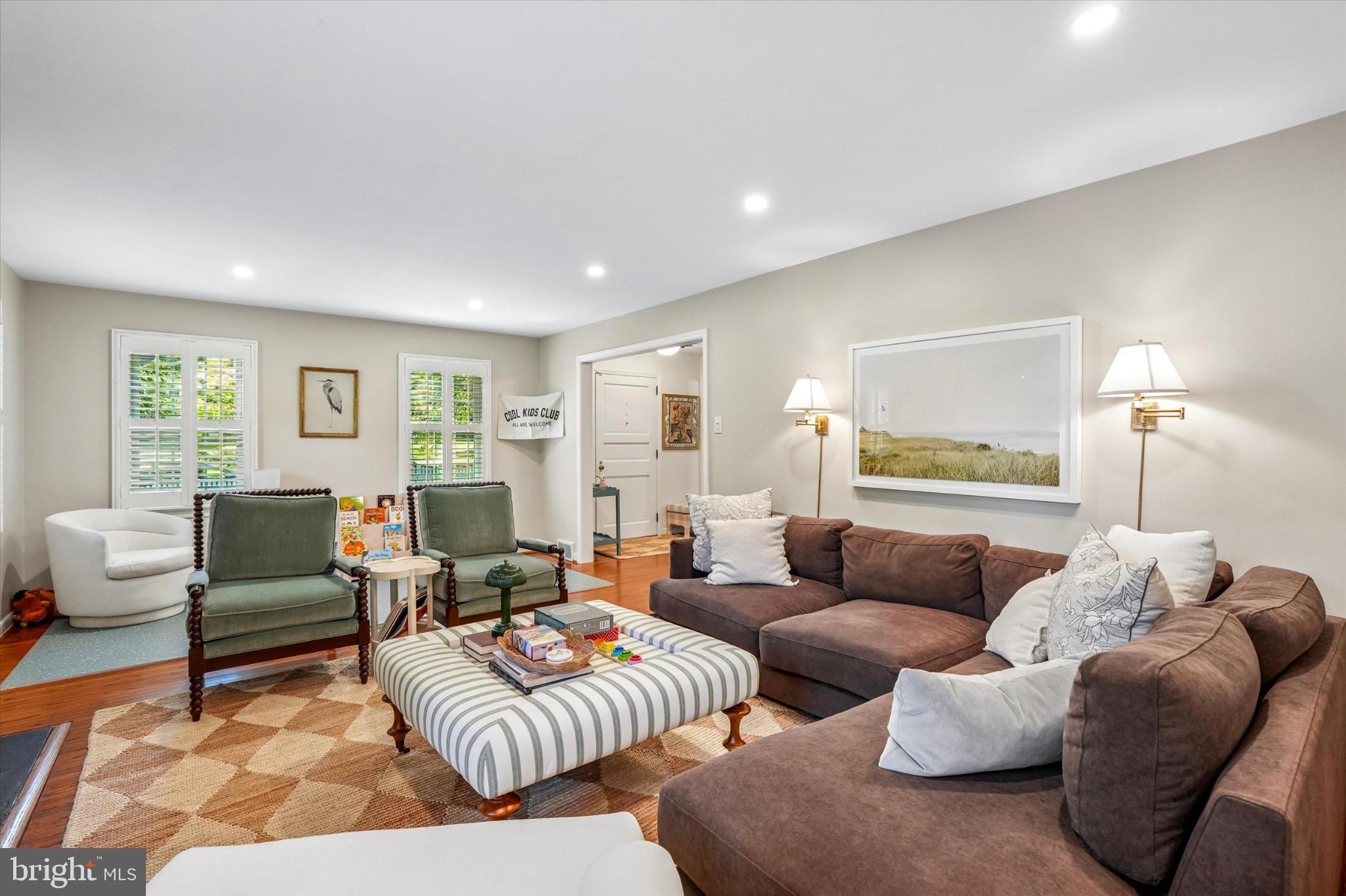 831 HOLLOW ROAD