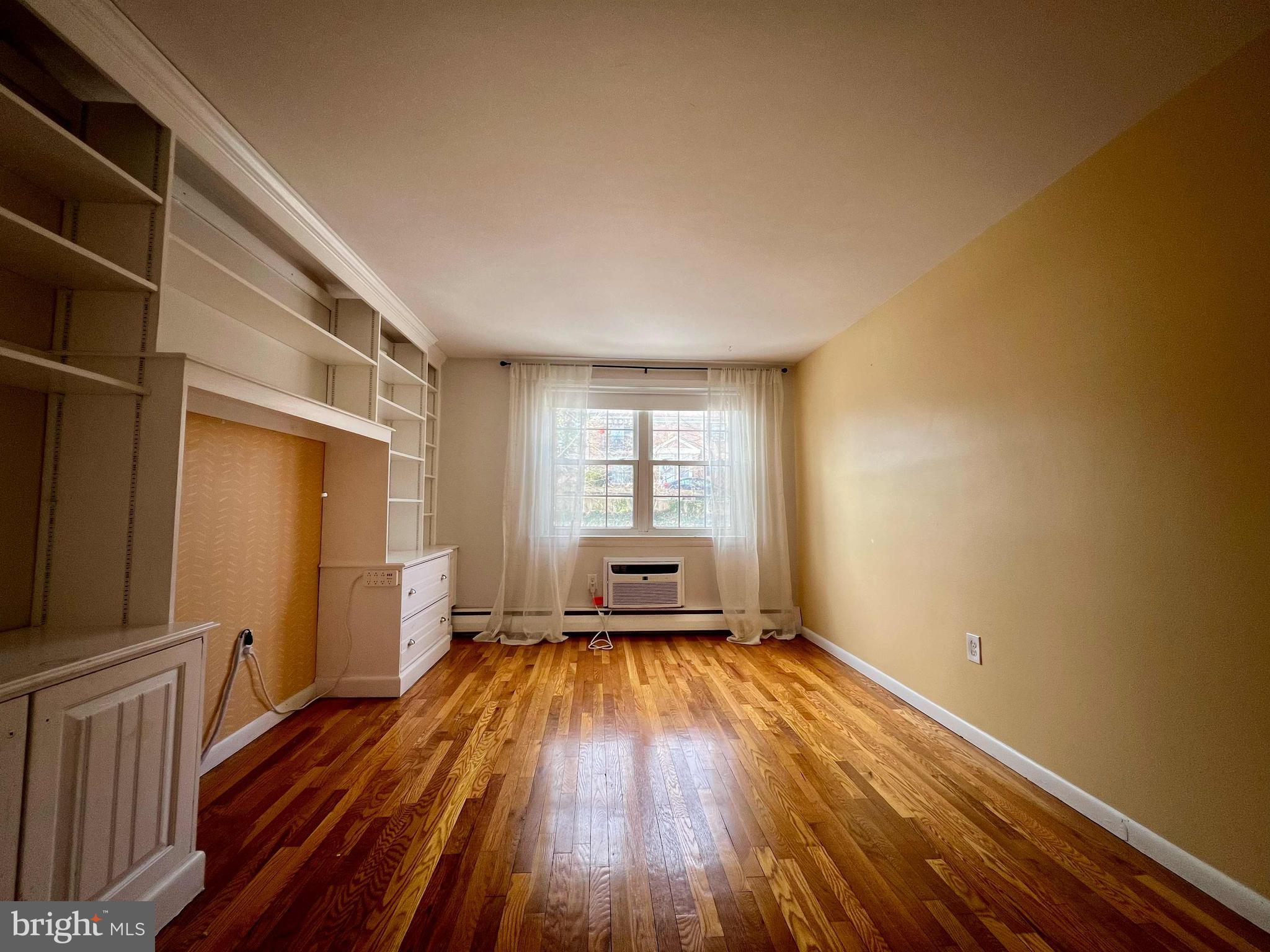 KINGSBURY - Residential