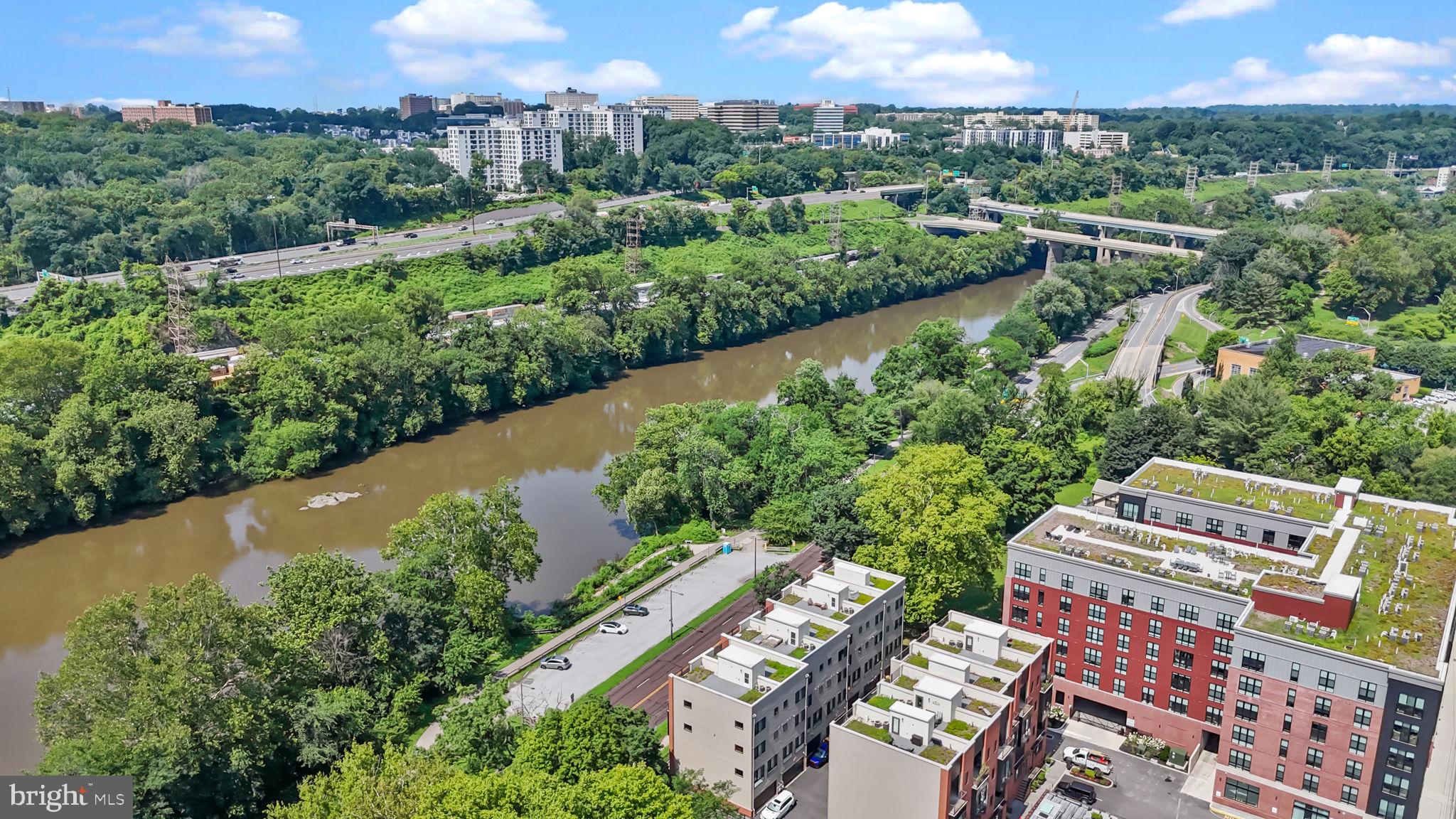 EAST FALLS - Residential