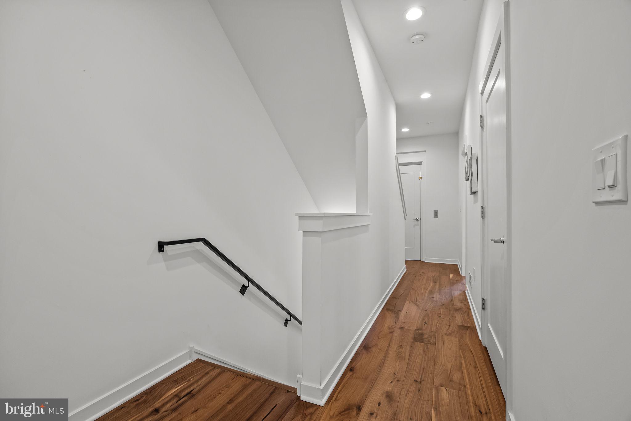 EAST FALLS - Residential