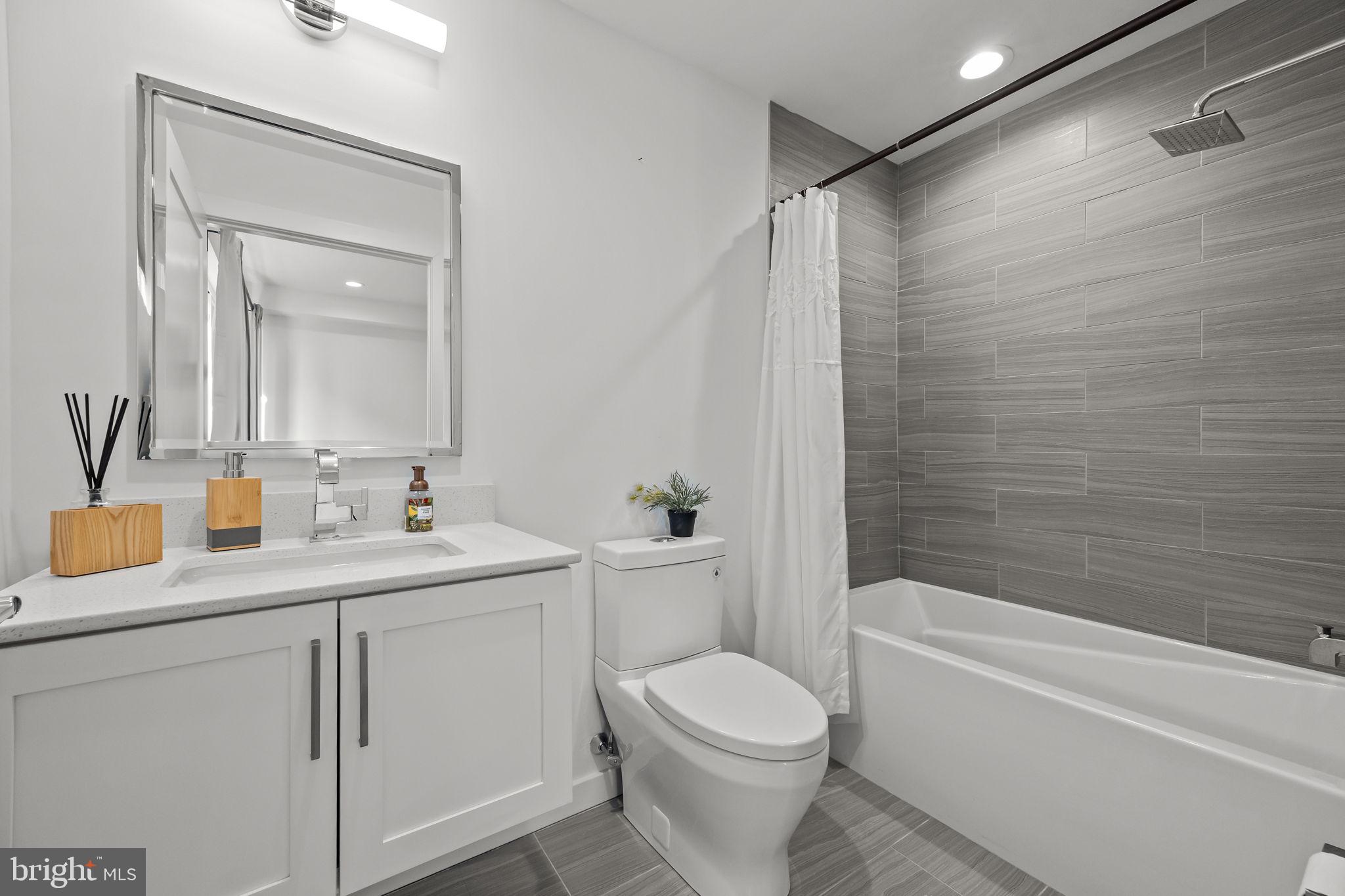 EAST FALLS - Residential