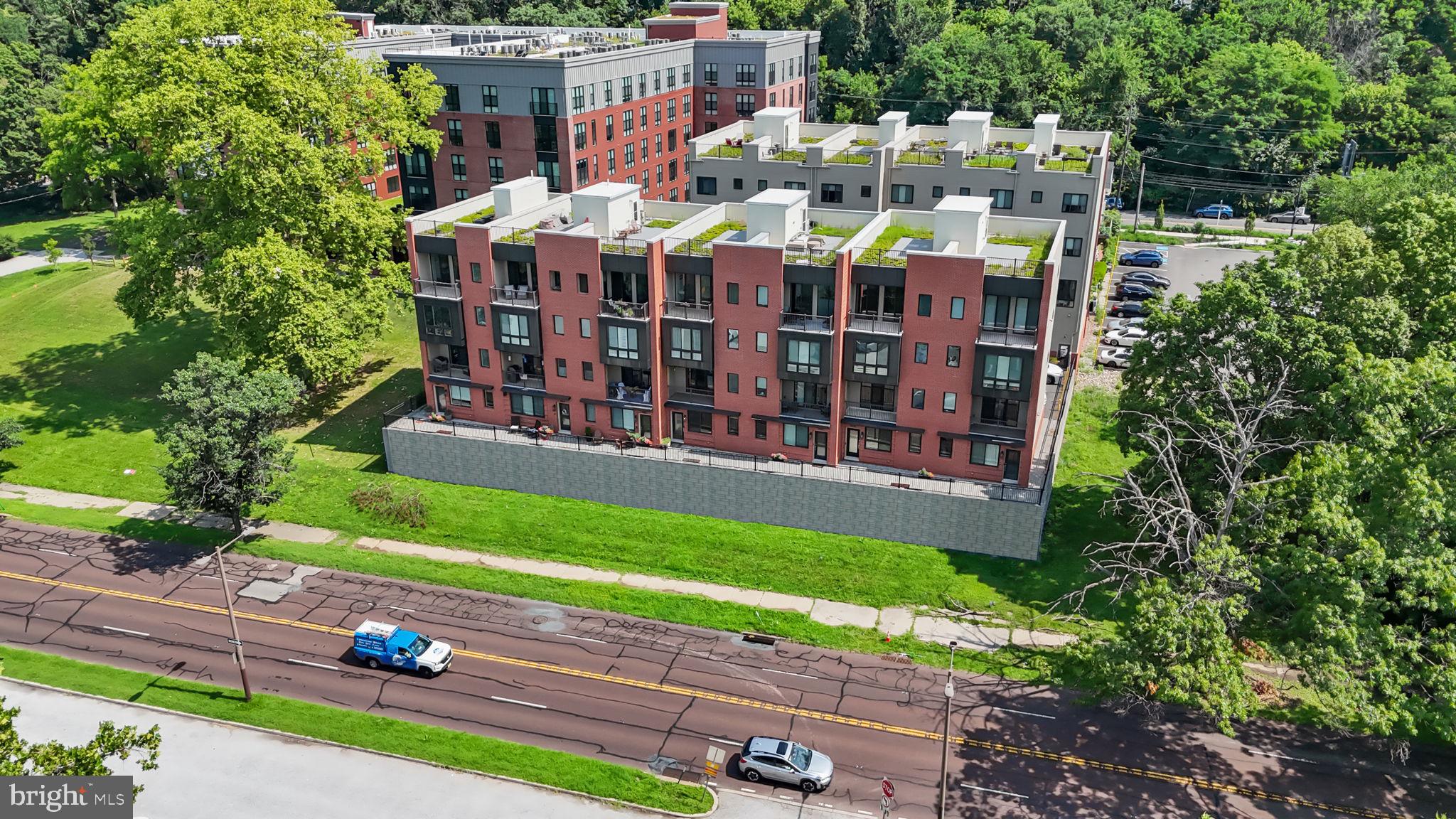 EAST FALLS - Residential