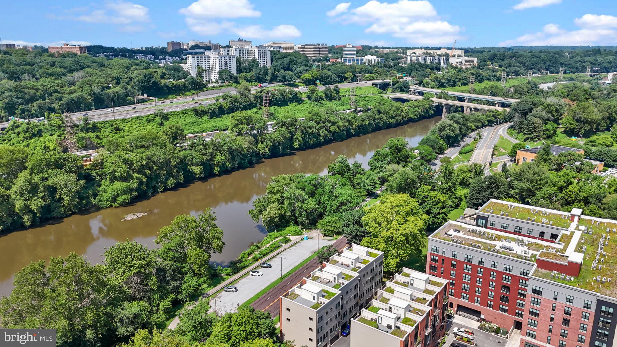 EAST FALLS - Residential