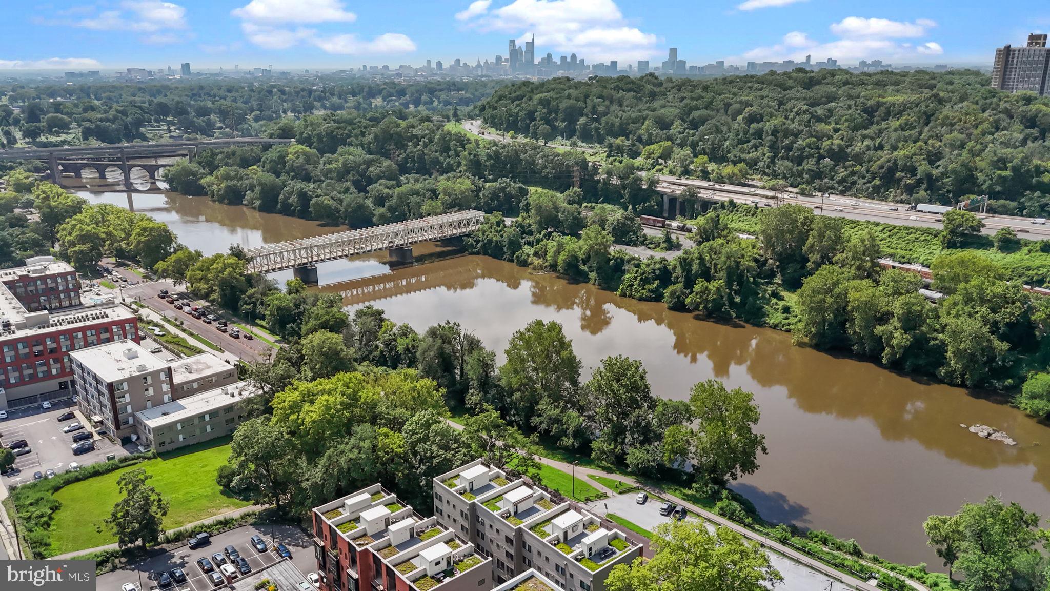 EAST FALLS - Residential