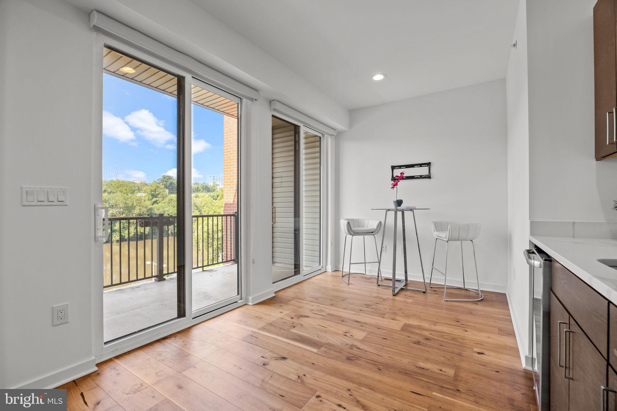 EAST FALLS - Residential