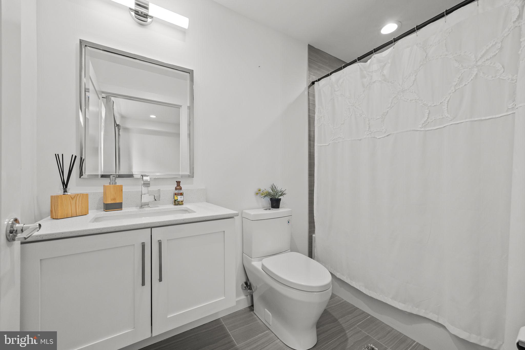 EAST FALLS - Residential