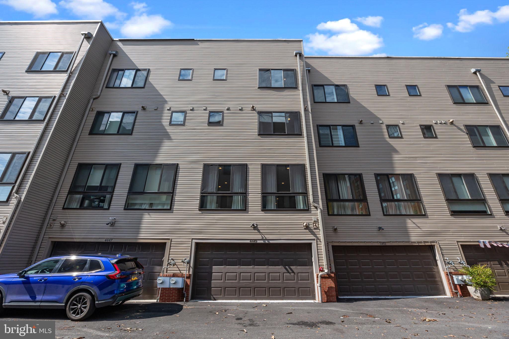 EAST FALLS - Residential