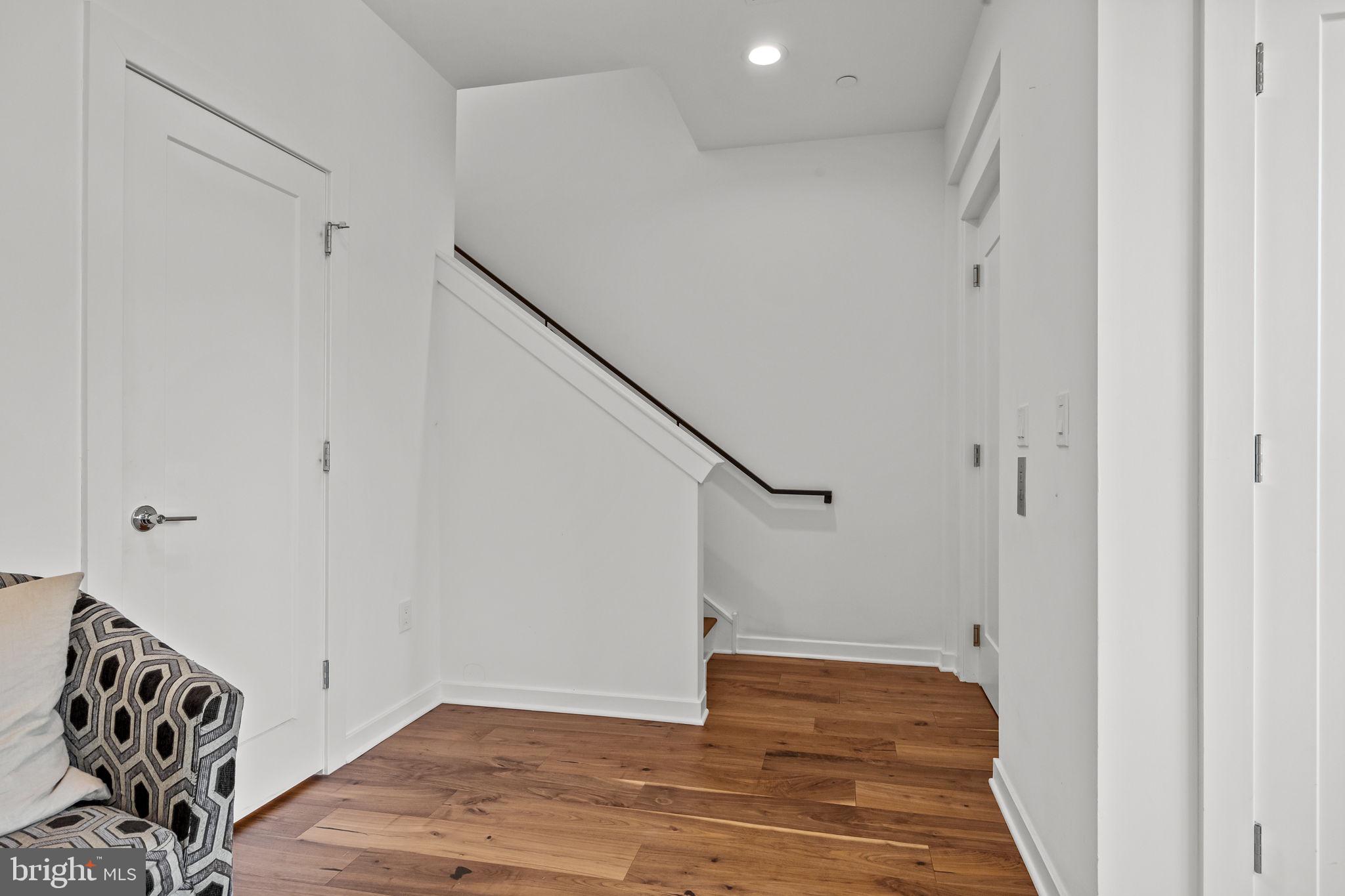 EAST FALLS - Residential