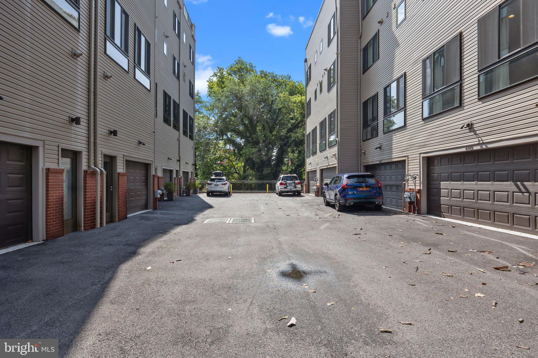 EAST FALLS - Residential