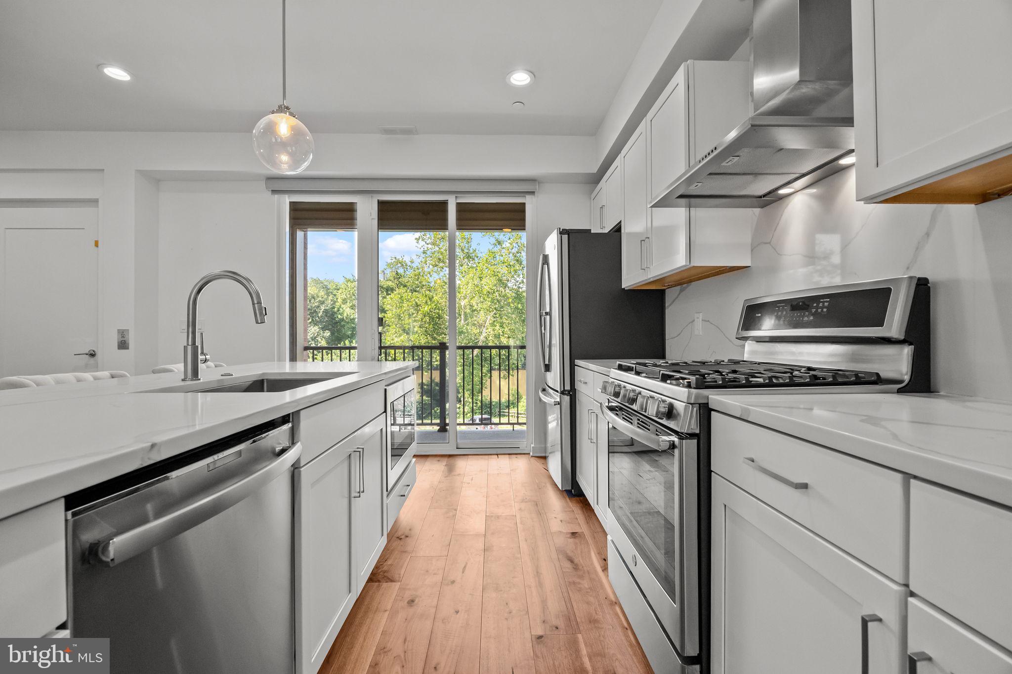 EAST FALLS - Residential