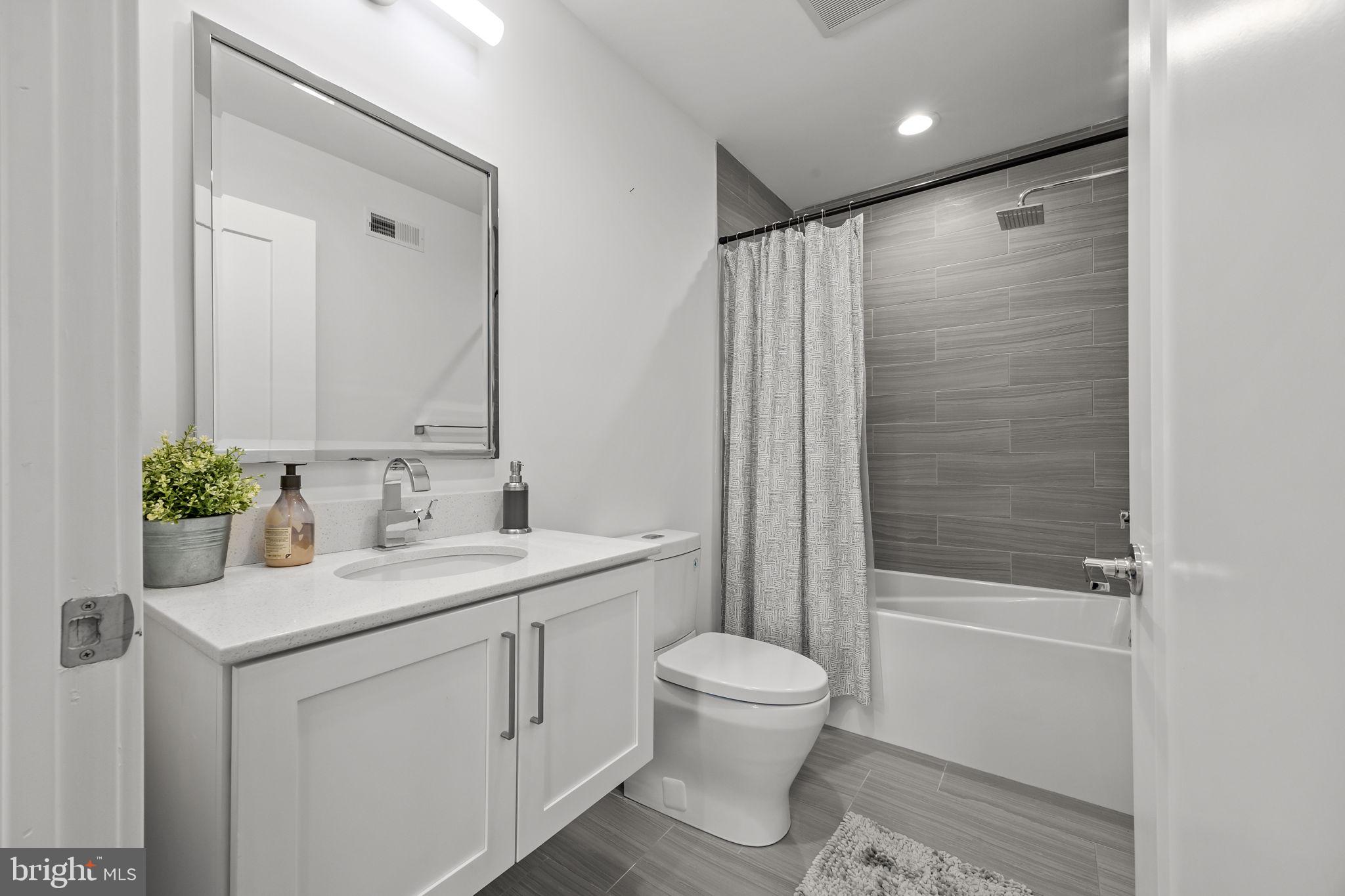 EAST FALLS - Residential