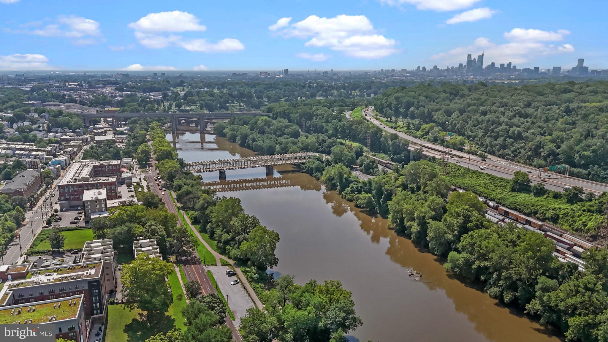 EAST FALLS - Residential