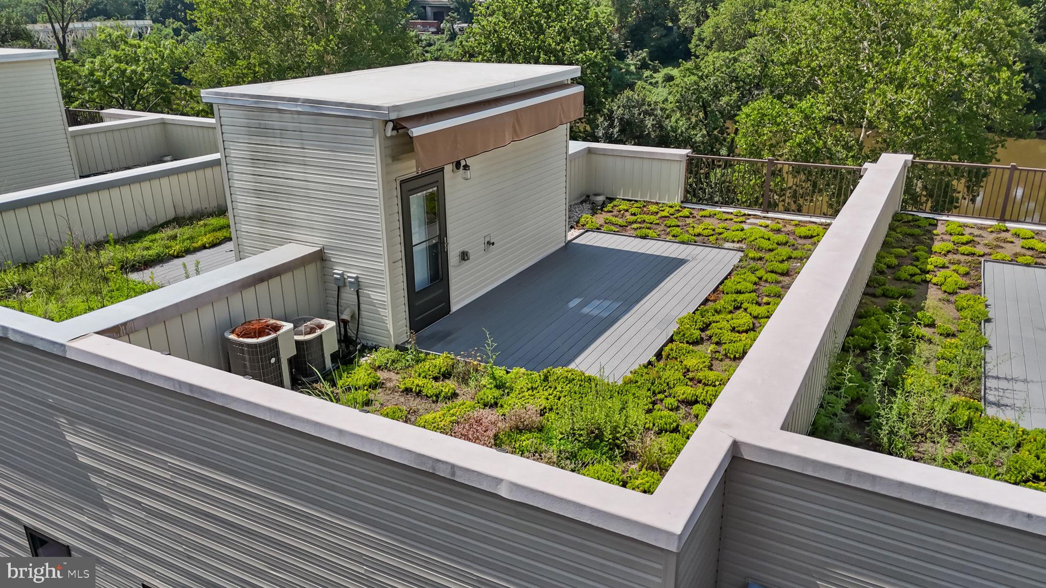 EAST FALLS - Residential