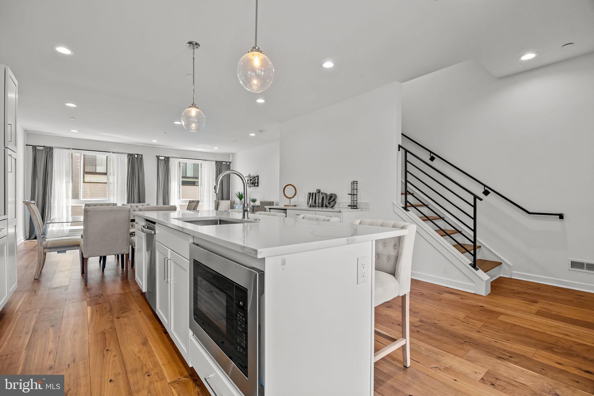 EAST FALLS - Residential