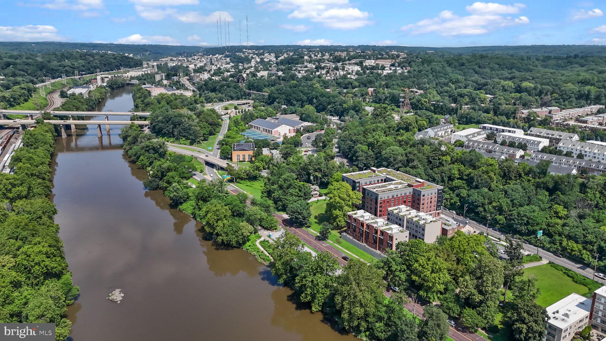 EAST FALLS - Residential