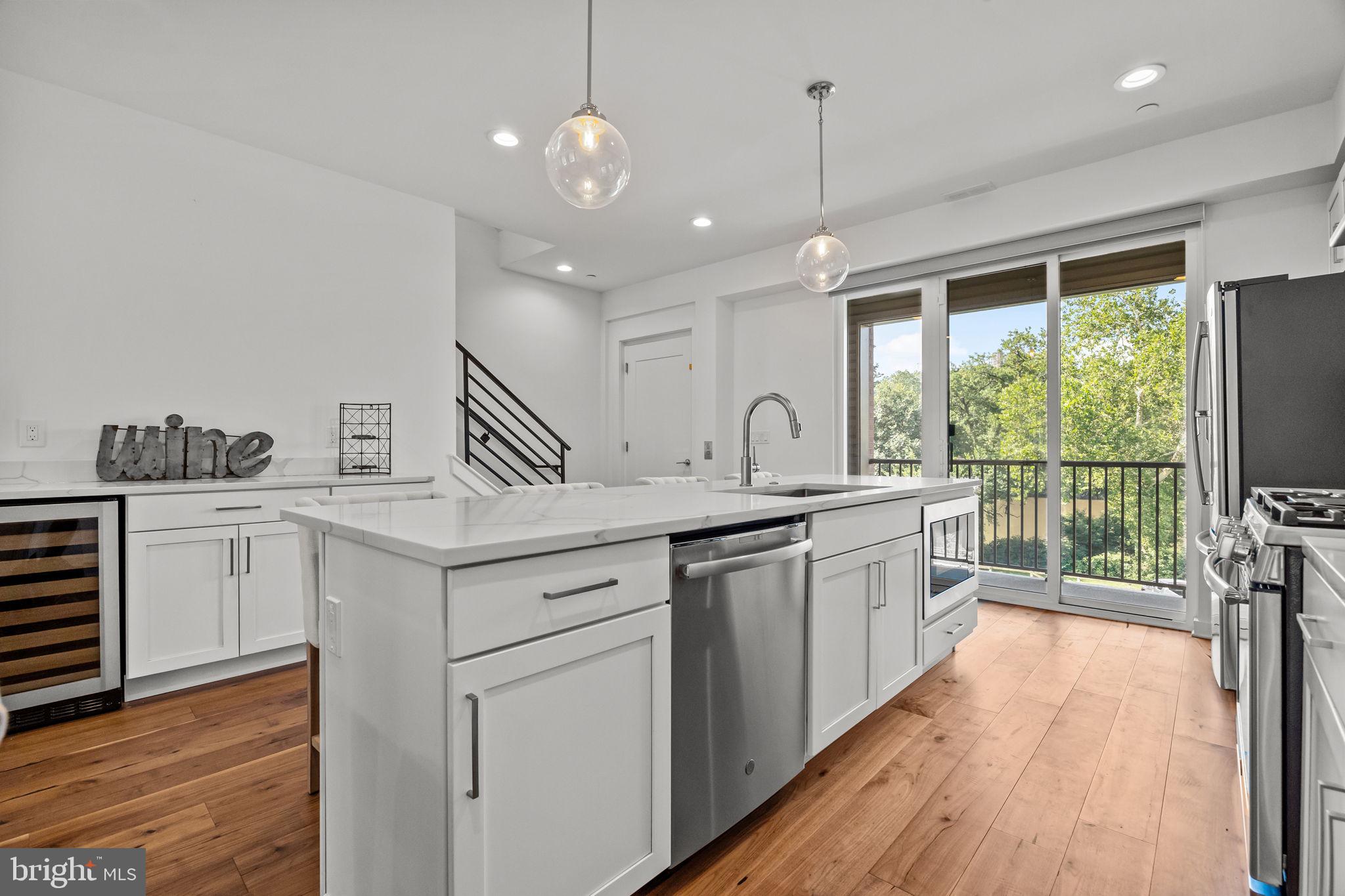 EAST FALLS - Residential