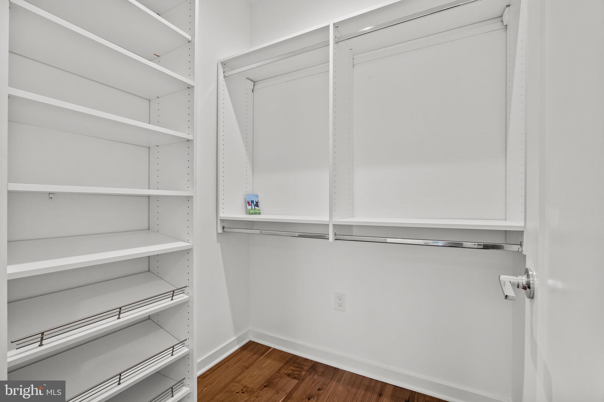 EAST FALLS - Residential