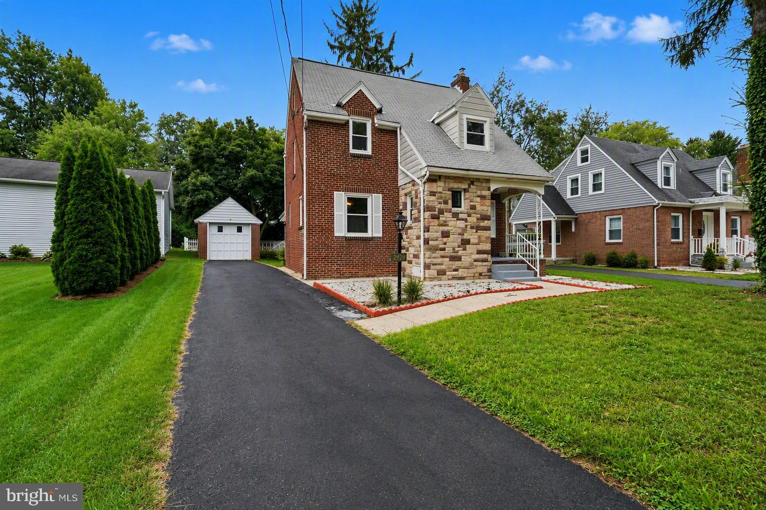 2929 LOCUST LANE