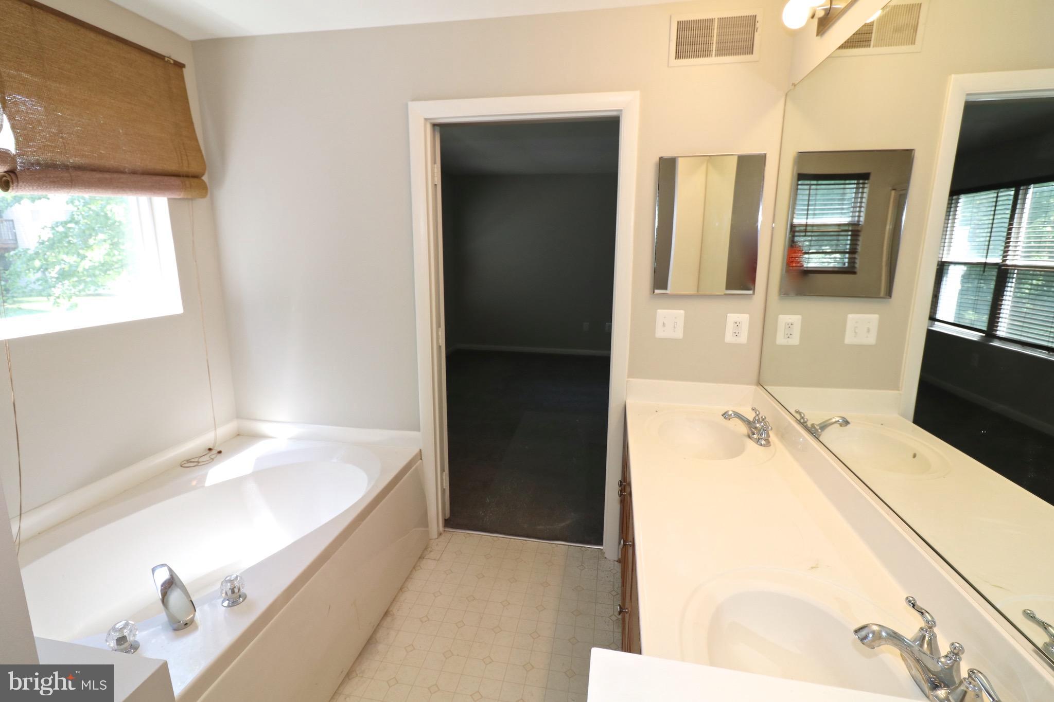 ANNAPOLIS OVERLOOK - Residential Lease