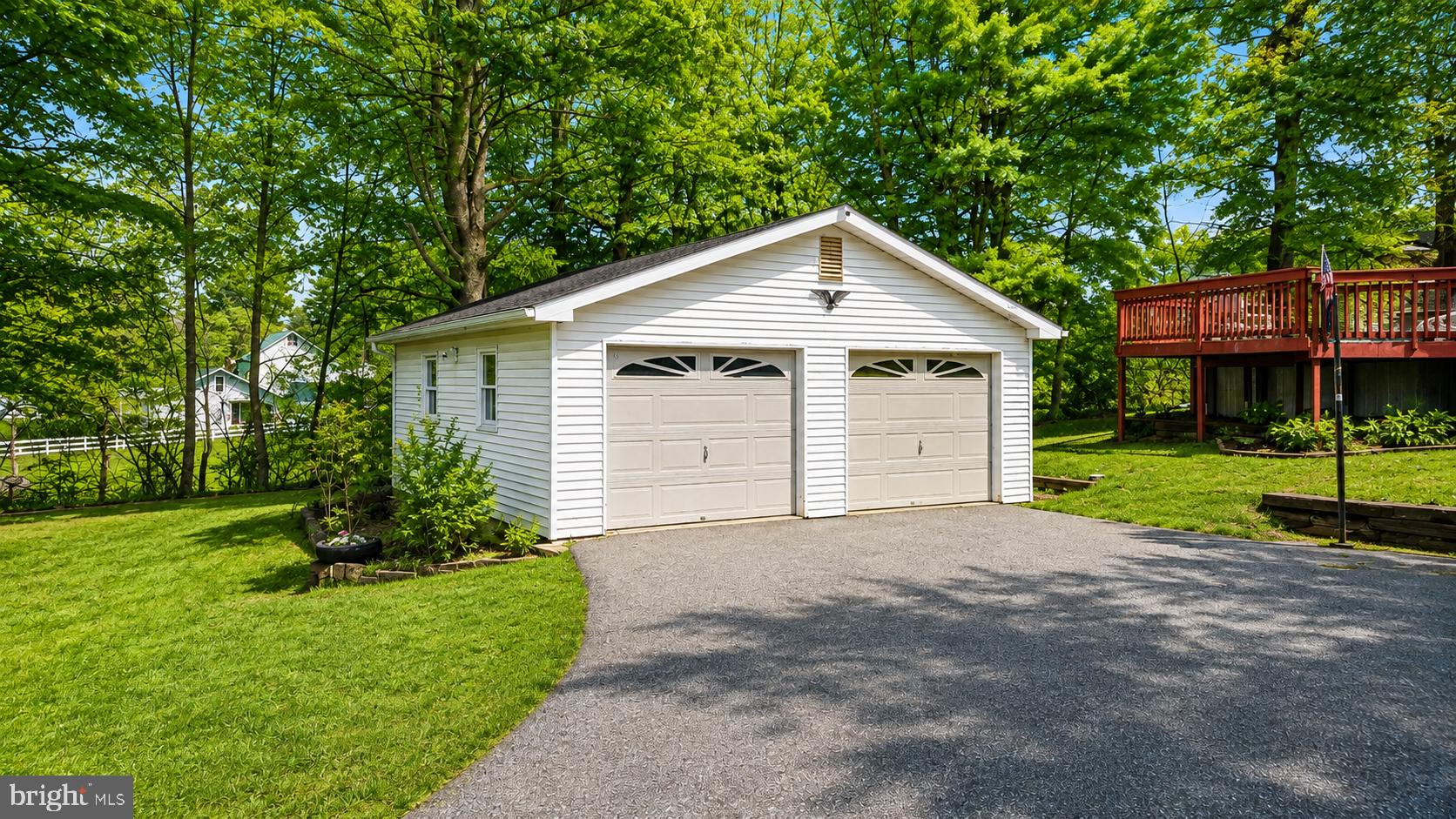 1042 NEFFS LAURYS ROAD