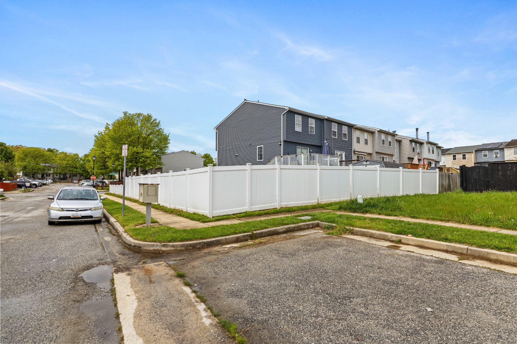 CARROLLWOOD MANOR - Residential