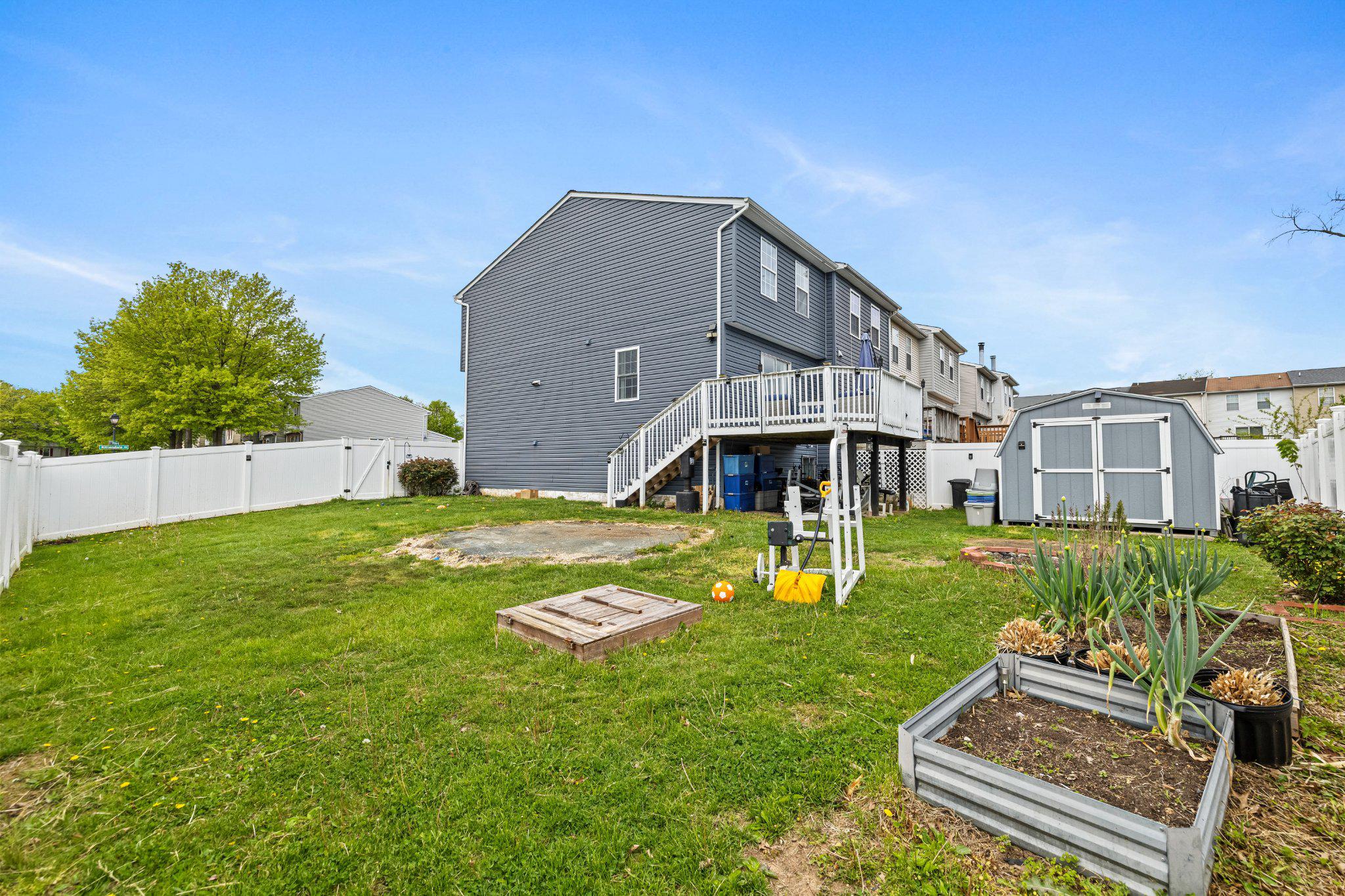 CARROLLWOOD MANOR - Residential