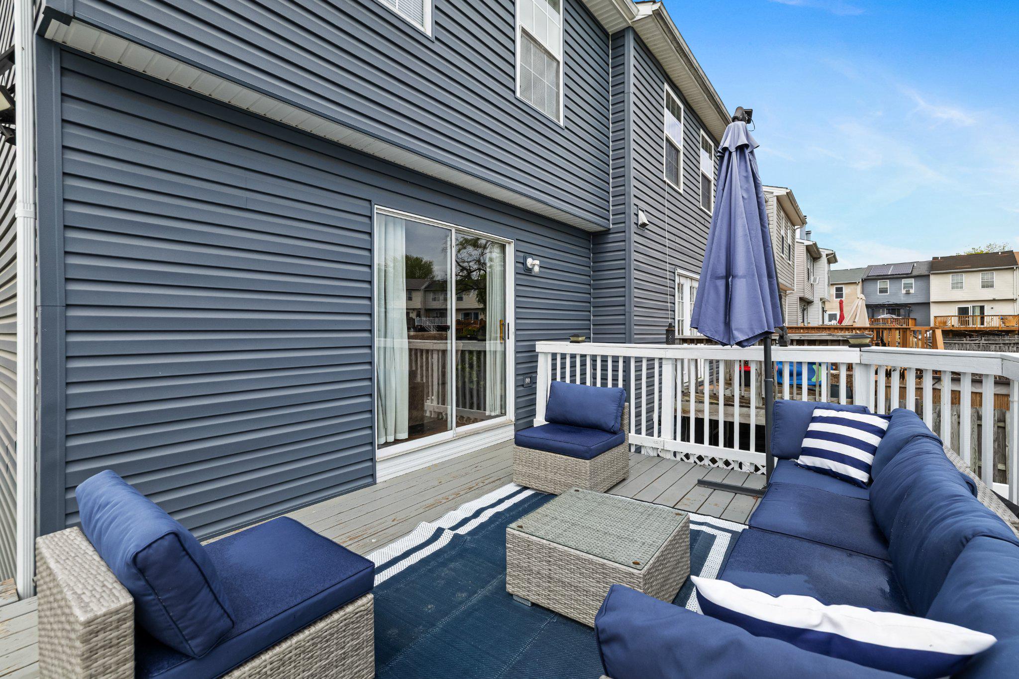 CARROLLWOOD MANOR - Residential