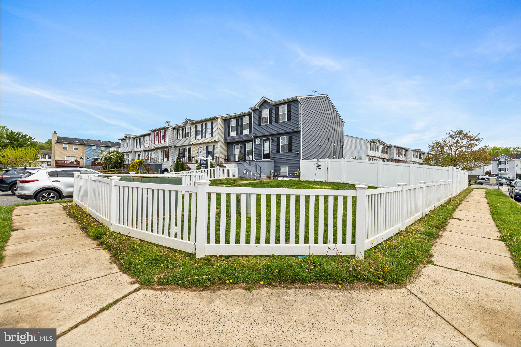 CARROLLWOOD MANOR - Residential