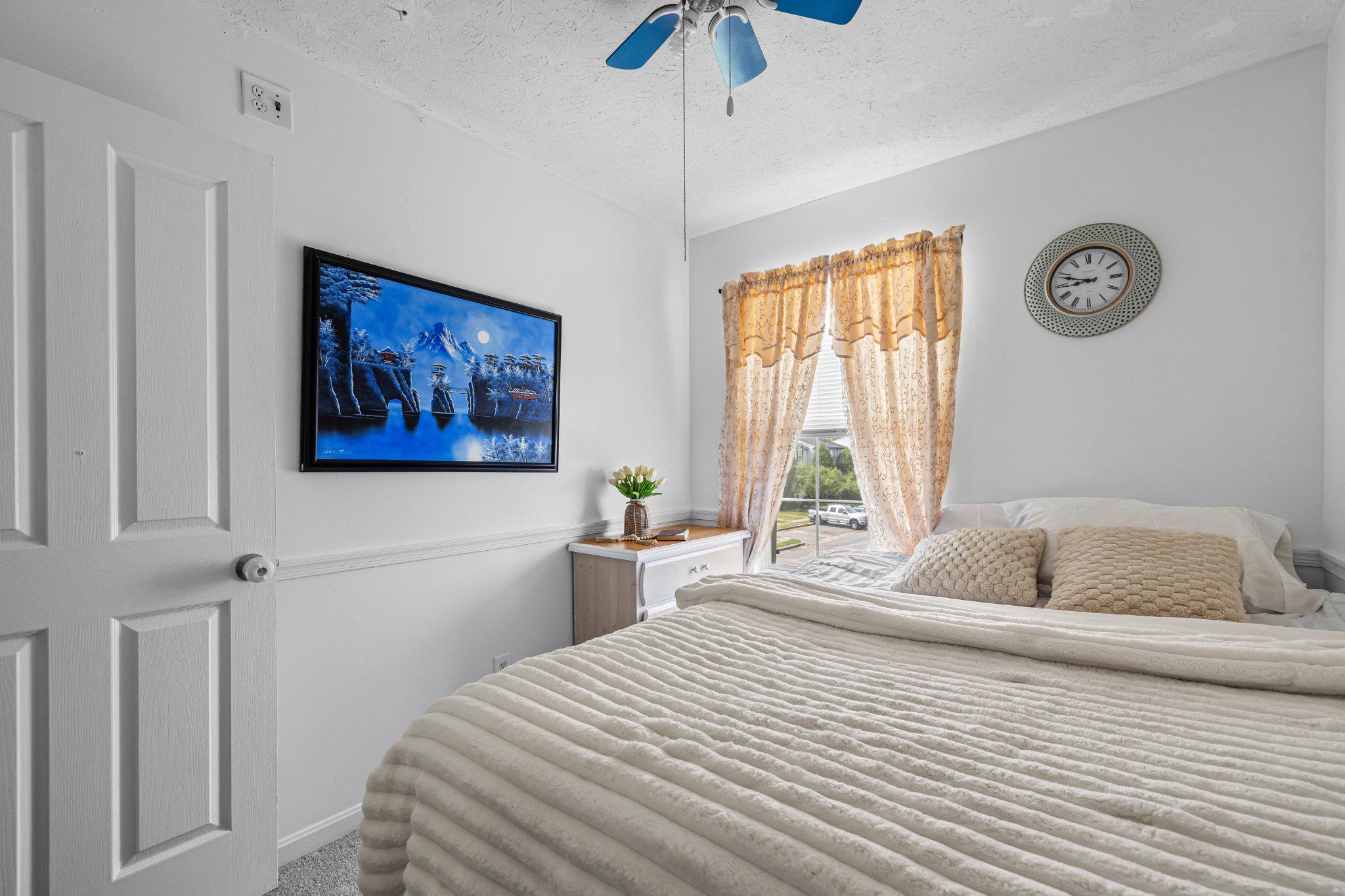 CARROLLWOOD MANOR - Residential