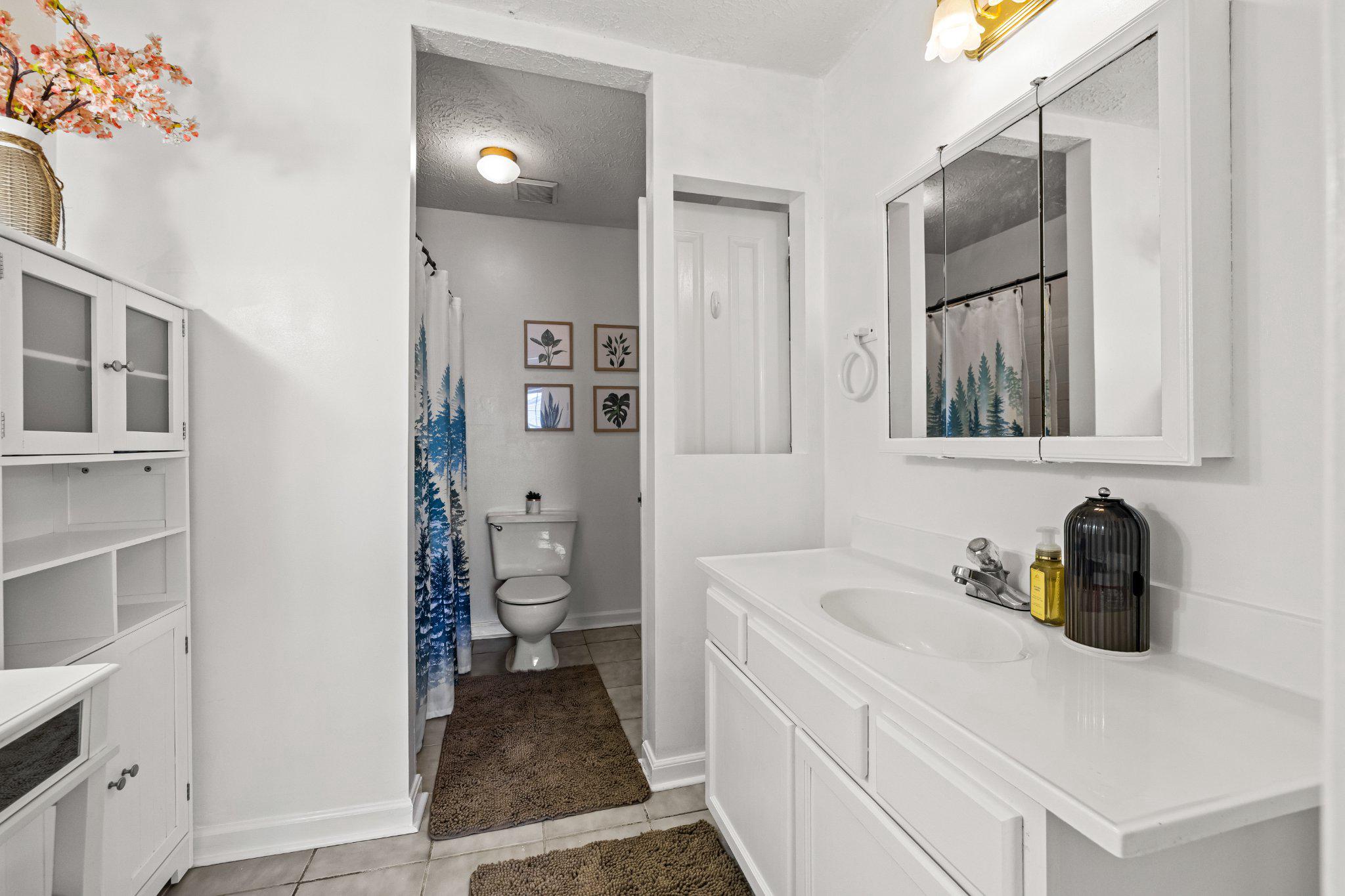 CARROLLWOOD MANOR - Residential