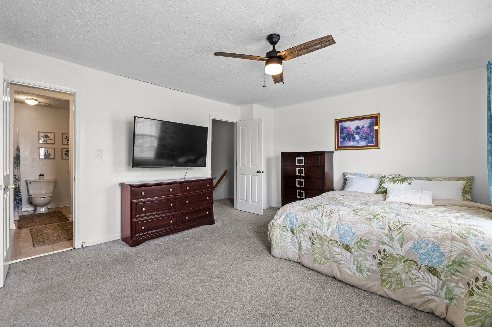 CARROLLWOOD MANOR - Residential