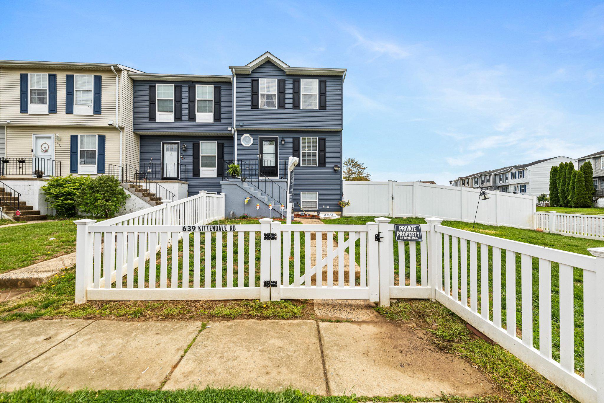 CARROLLWOOD MANOR - Residential