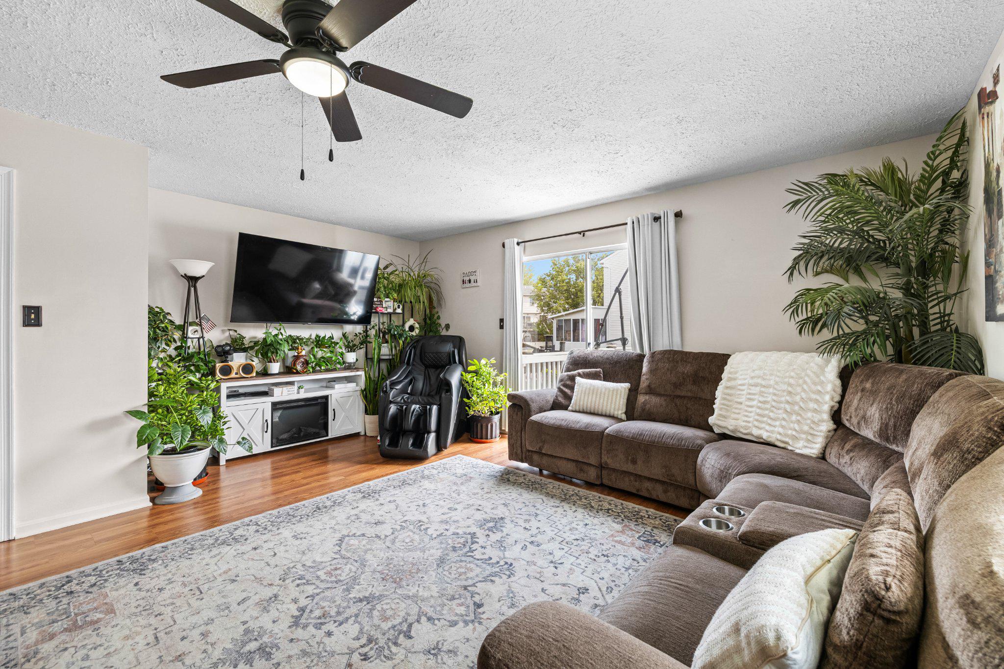 CARROLLWOOD MANOR - Residential