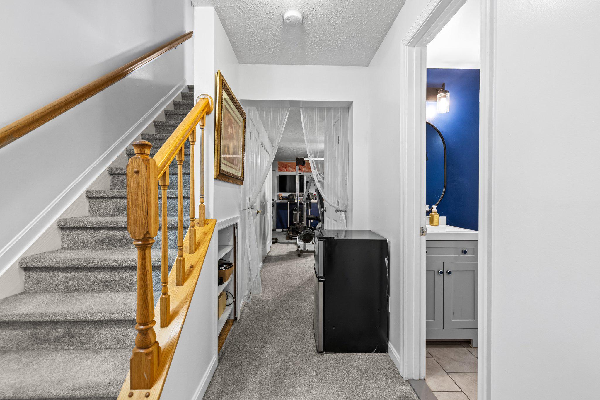 CARROLLWOOD MANOR - Residential