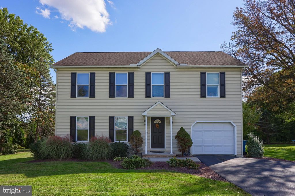 Photo of 1823 STONY BATTERY RD, MOUNTVILLE, PA 17554 (MLS # PALA2042306)