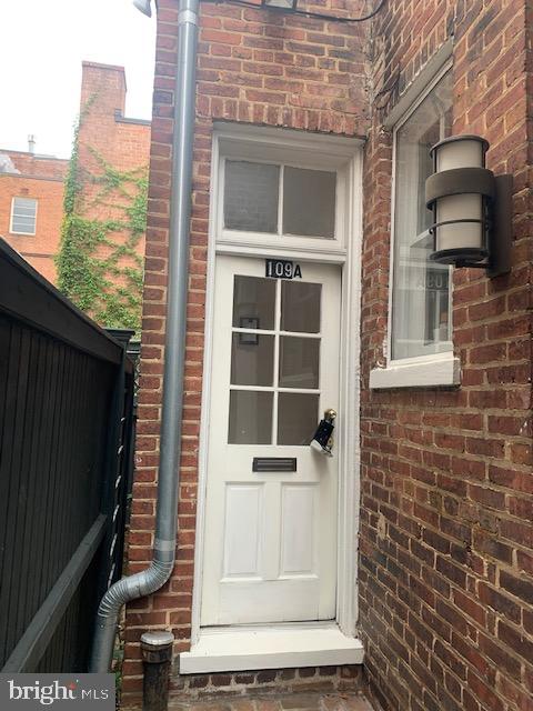 OLD TOWN - Residential Lease