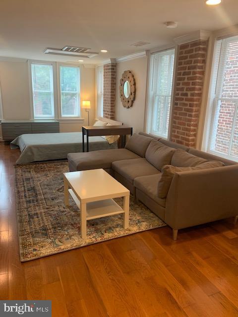 OLD TOWN - Residential Lease