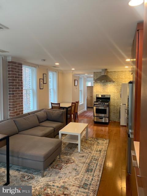 OLD TOWN - Residential Lease