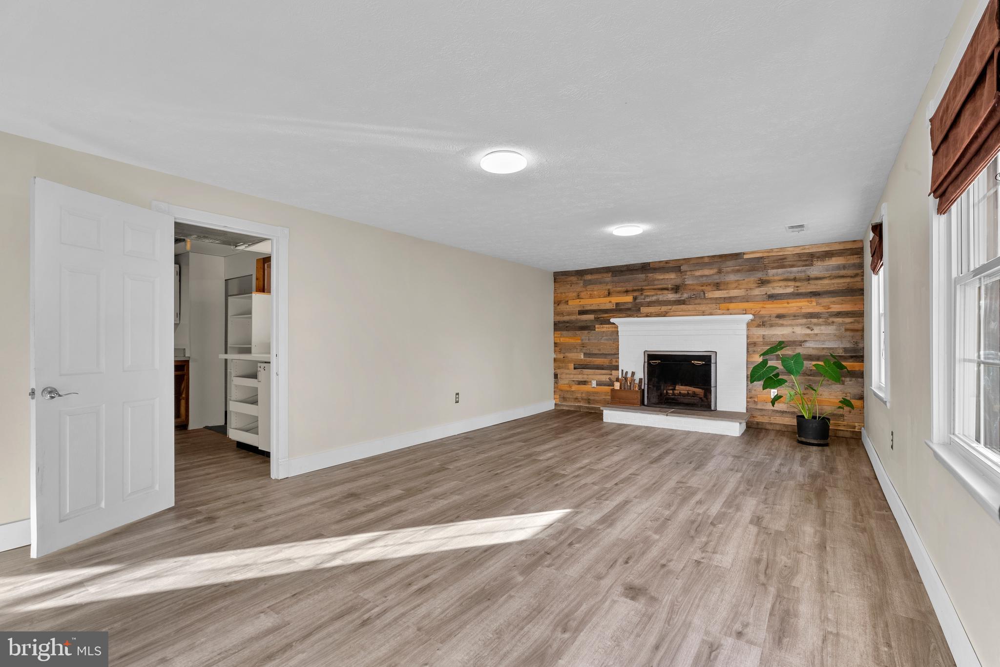 FOUNTAIN VIEW - Residential