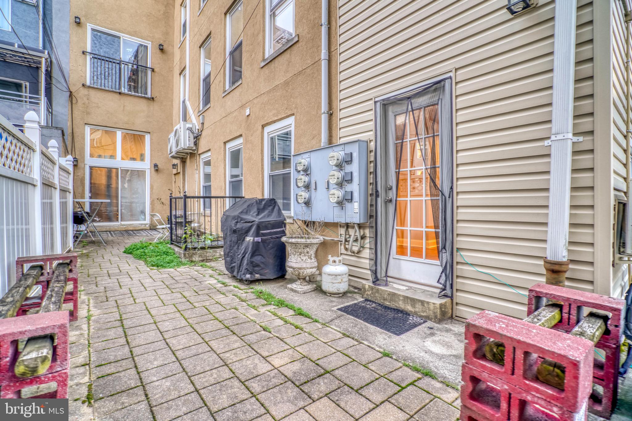 SPRING ARTS - Residential