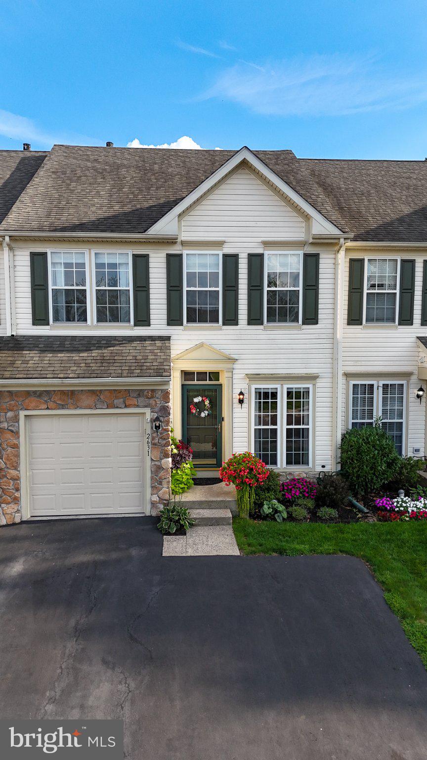 2361 CRABAPPLE CIRCLE