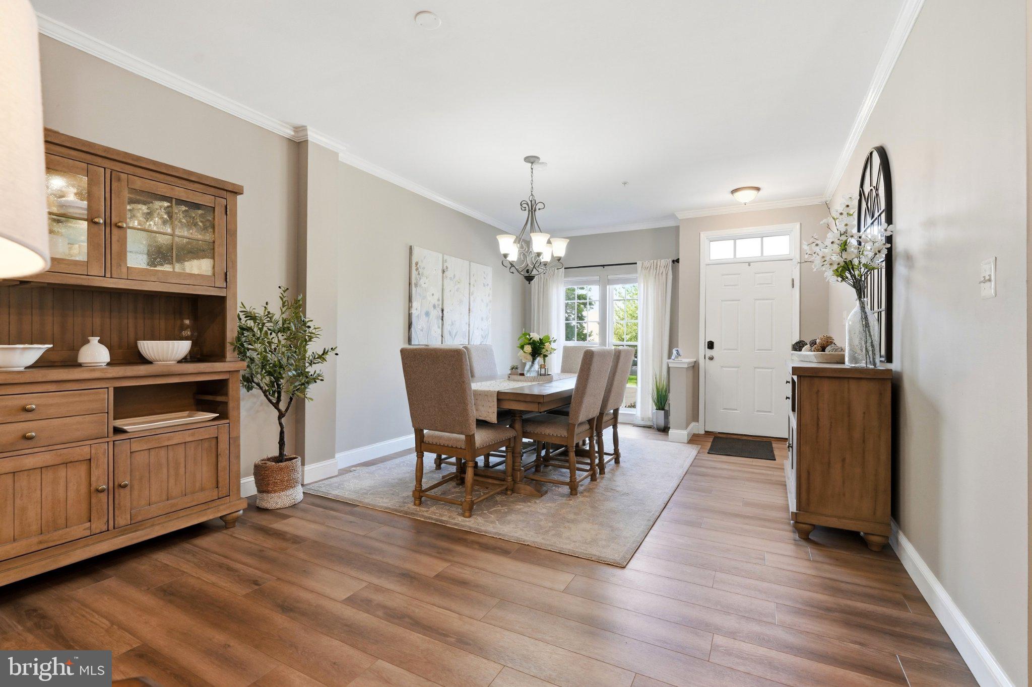 2361 CRABAPPLE CIRCLE