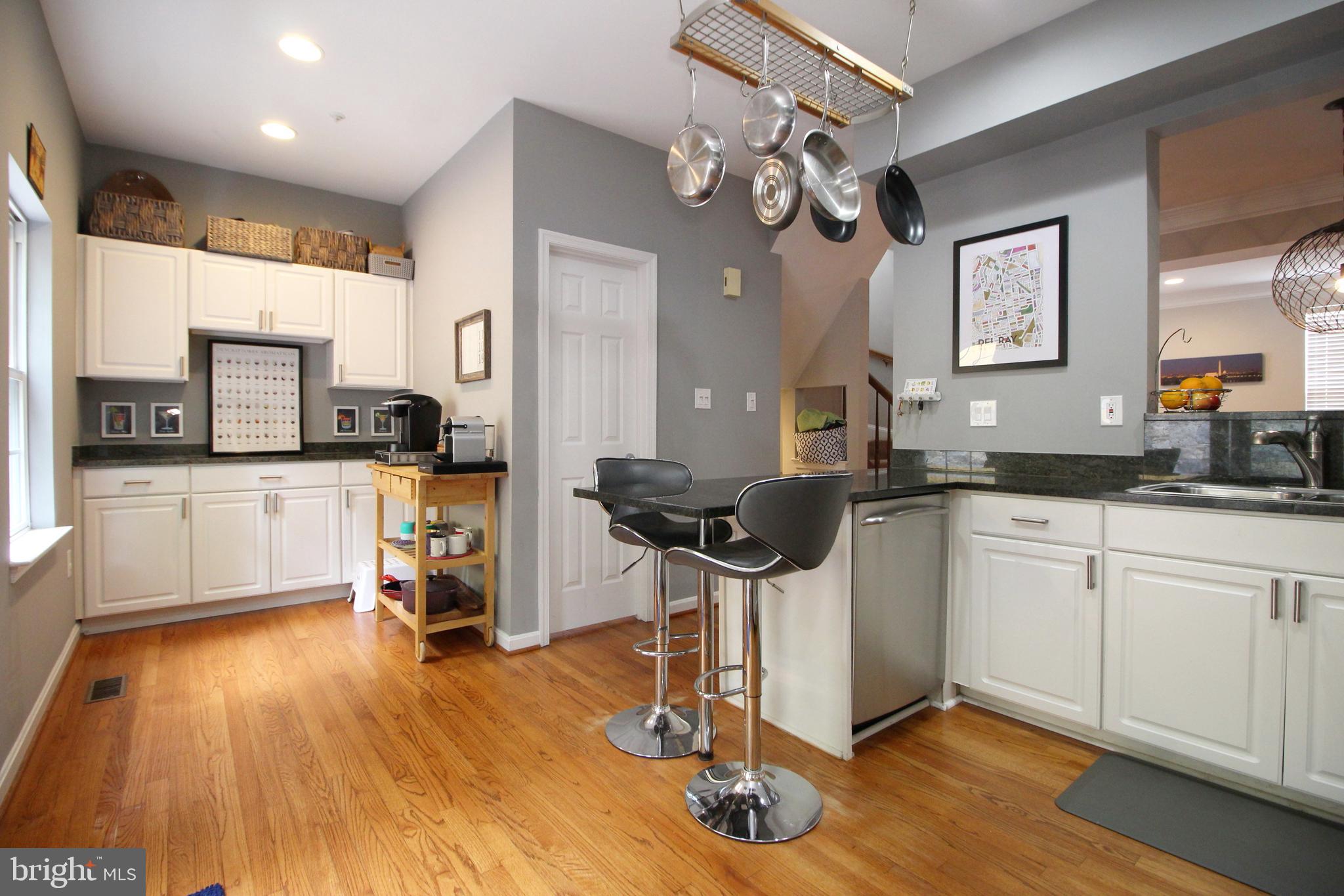 MOUNT VERNON COURT - Residential