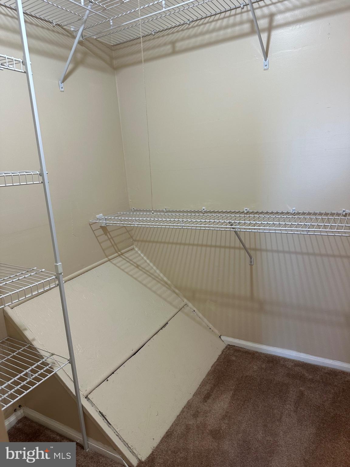 HILLTOP - Residential Lease