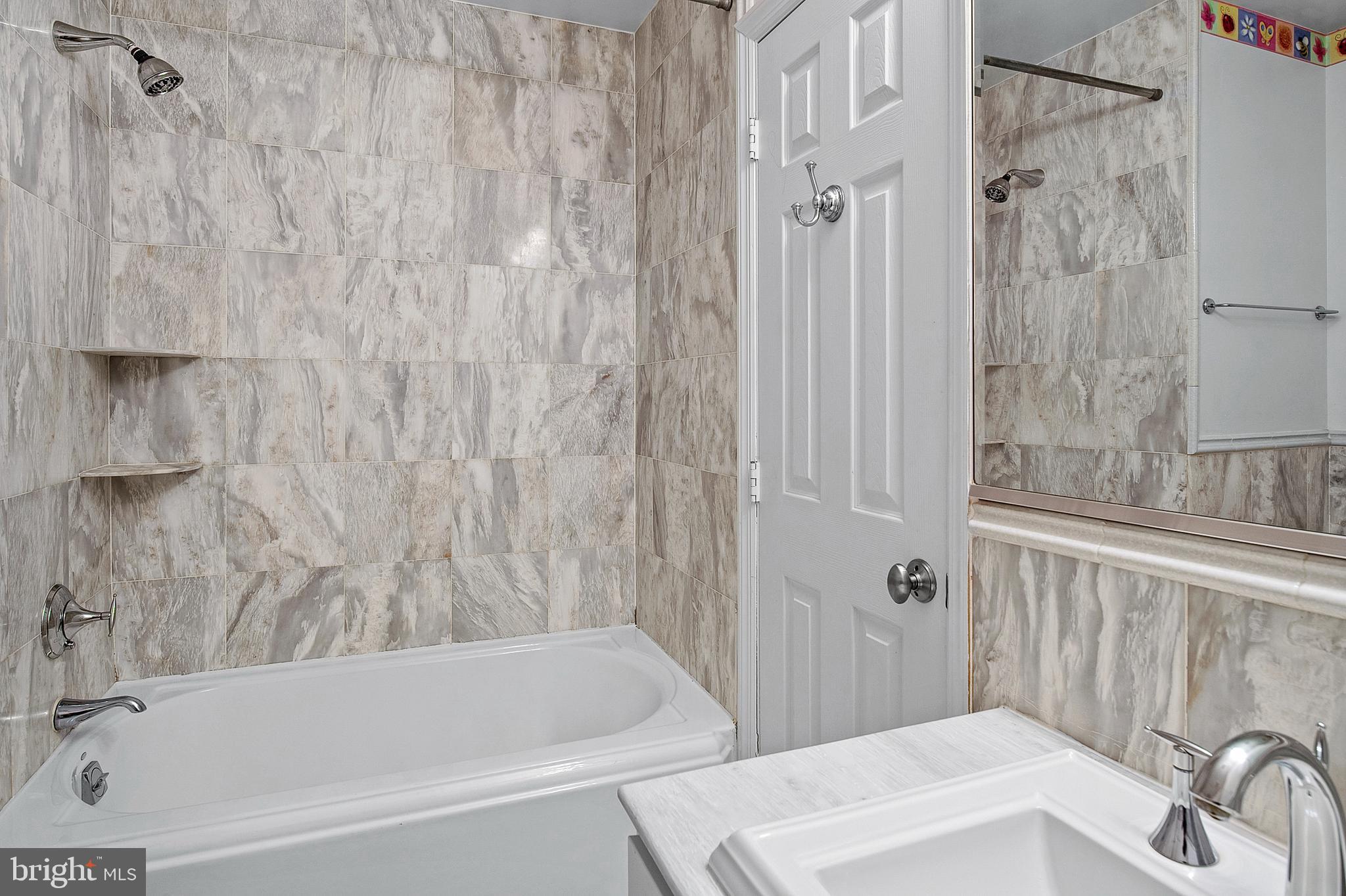 CHAPMAN FARM AT CROFTON - Residential