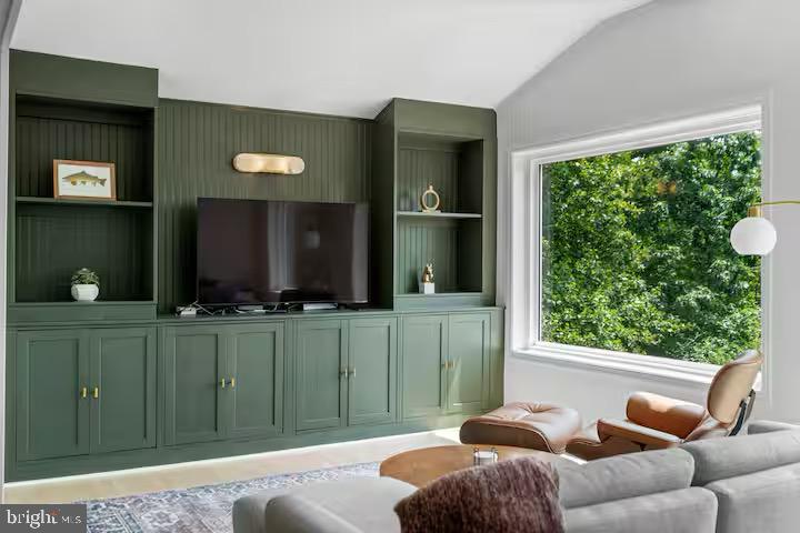 MOUNTAIN FALLS PARK - Residential