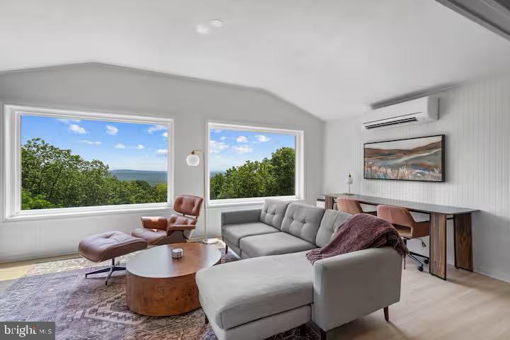 MOUNTAIN FALLS PARK - Residential