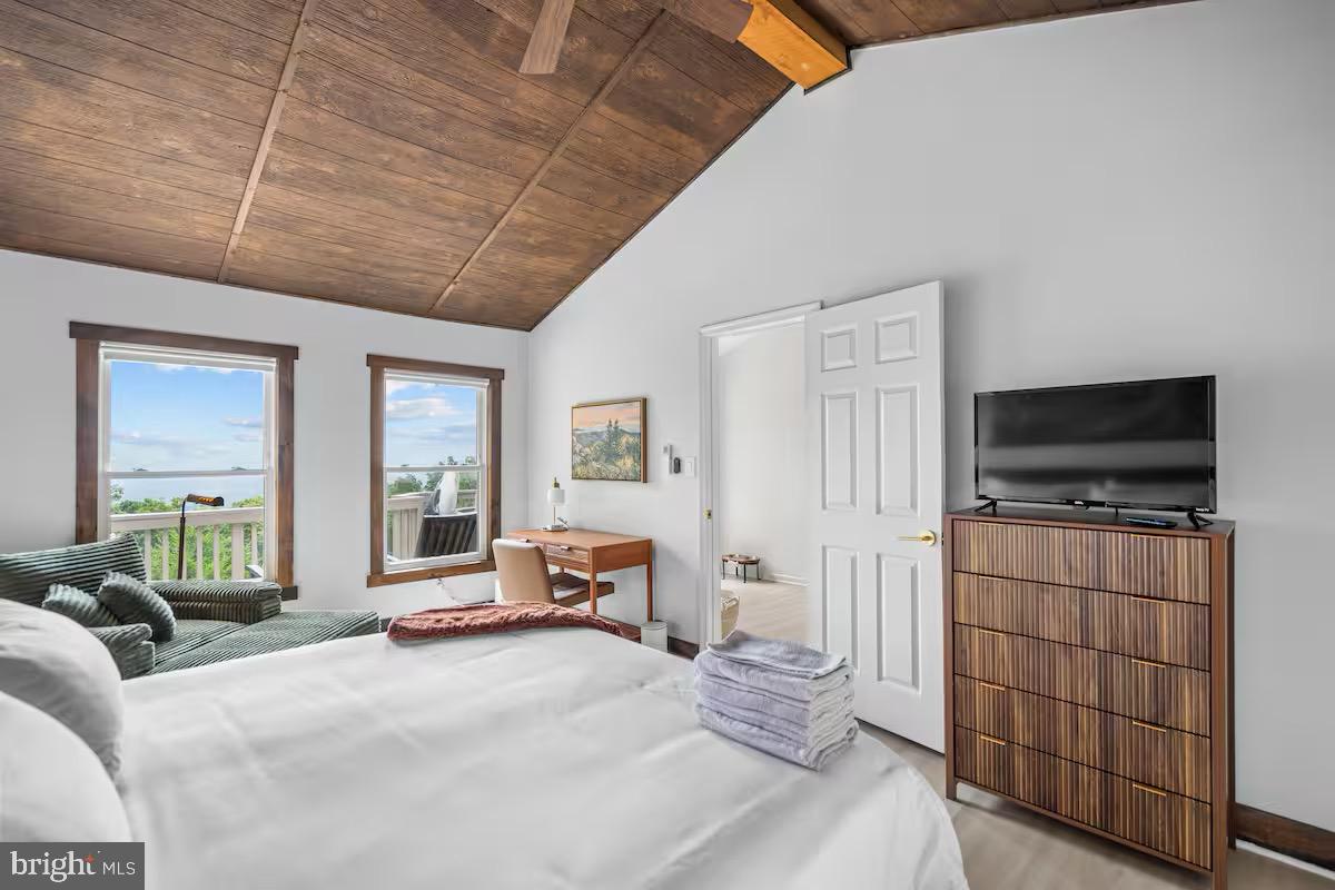 MOUNTAIN FALLS PARK - Residential