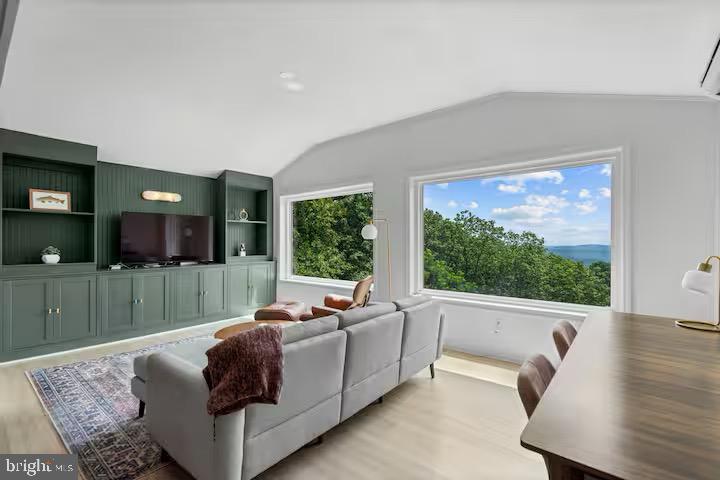 MOUNTAIN FALLS PARK - Residential